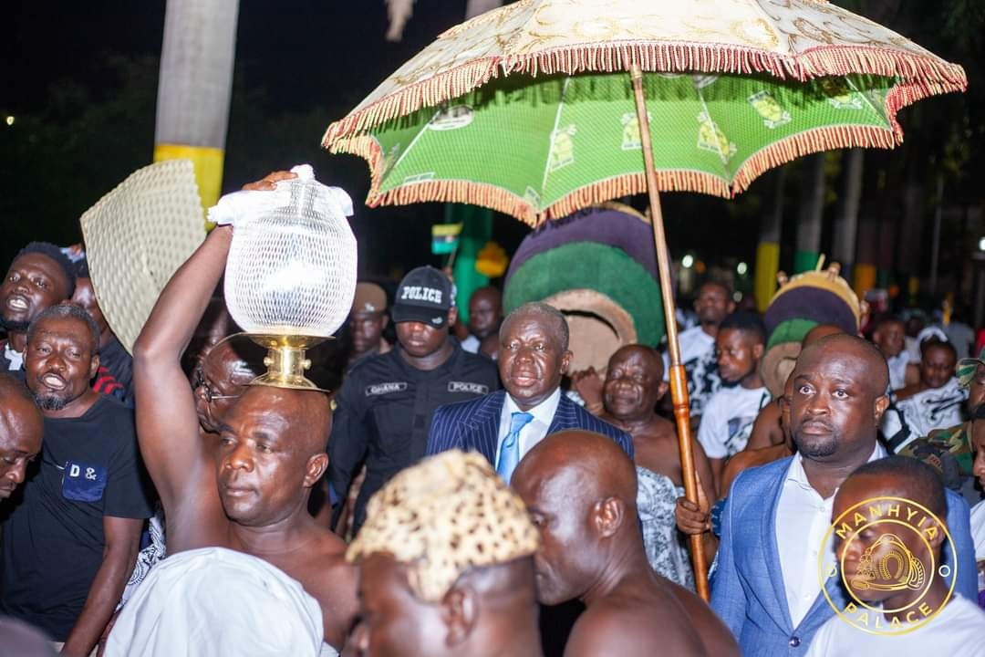 Rousing welcome for Otumfuo, Lady Julia [Photos] - Adomonline.com