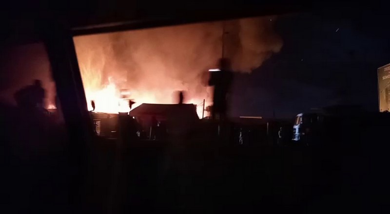 [Video] Fire outbreak at Madina Ritz Junction