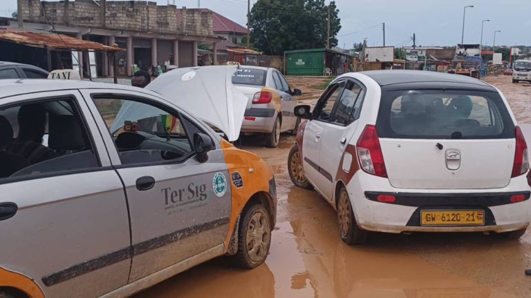 10 commercial cars damaged at Gomoa Nyanyano over ‘death-trap’ road