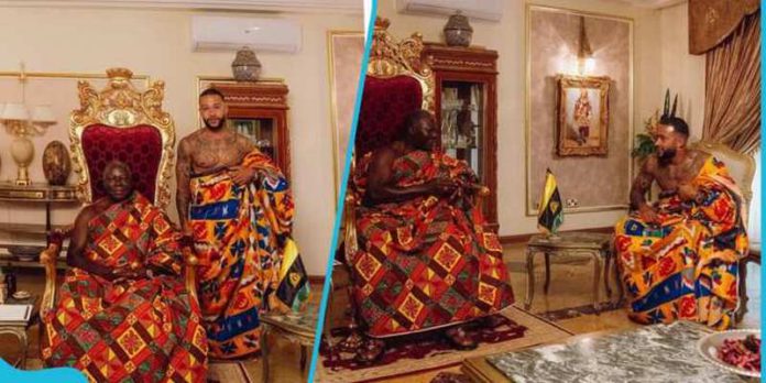 Memphis Depay has visited the Asantehene Otumfuo Osei Tutu II at the Manhyia Palace Photo source: @memphisdepay