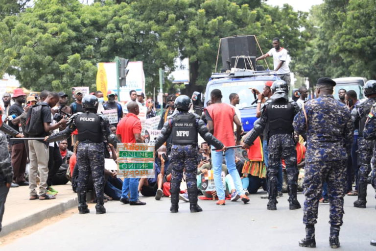 Day 2 #OccupyJulorBiHouse demo in photos