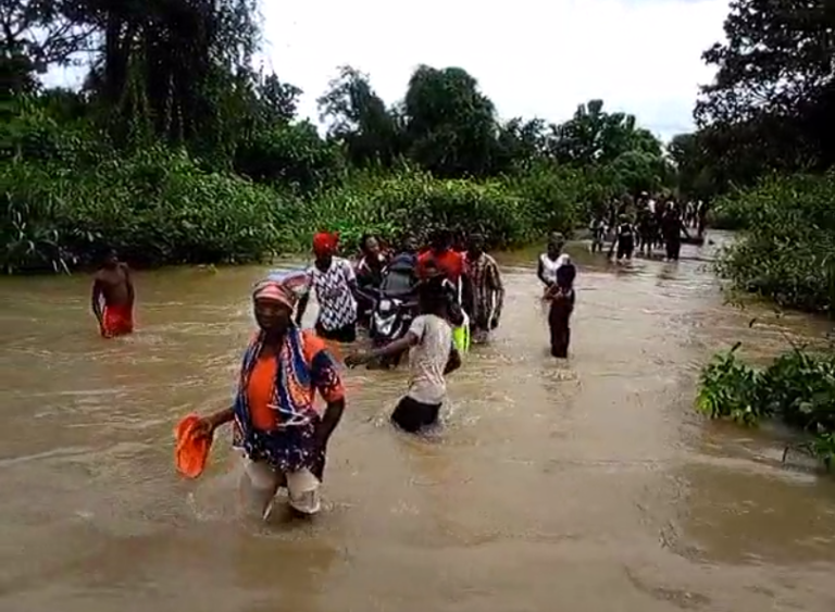 Flood takes over Zongo-Macheri after heavy downpour