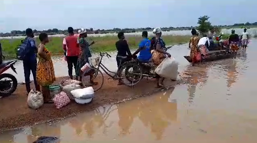 Business in Saboba under threat as flood cuts off bridge