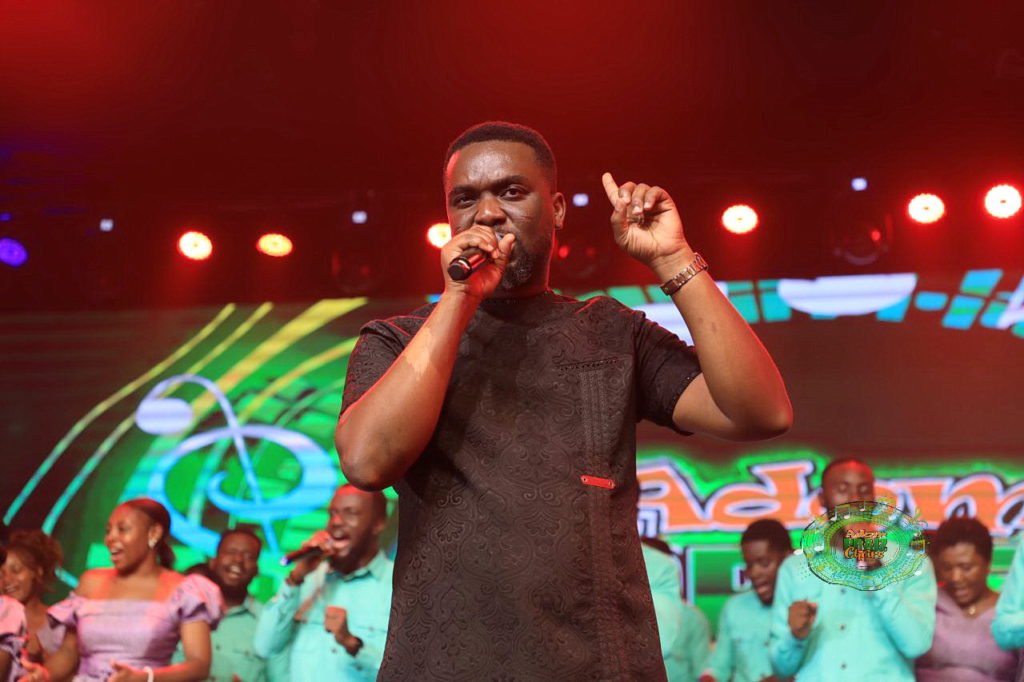 Joe Mettle performs with Cedar Mountain AG at Adom Praiz 2023 04