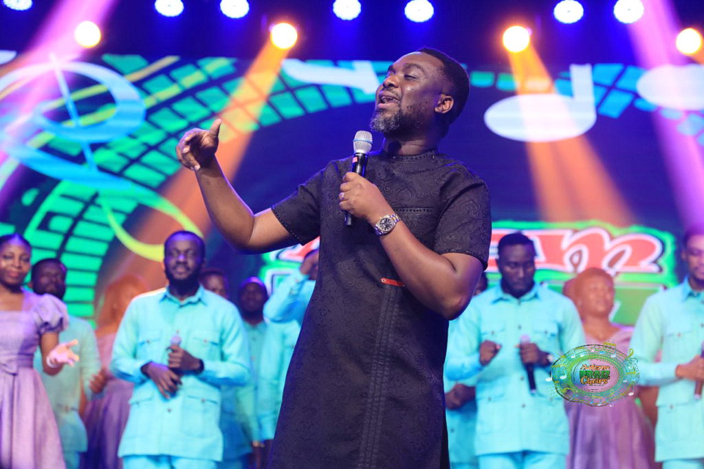 Joe Mettle performs with Cedar Mountain AG at Adom Praiz 2023 09