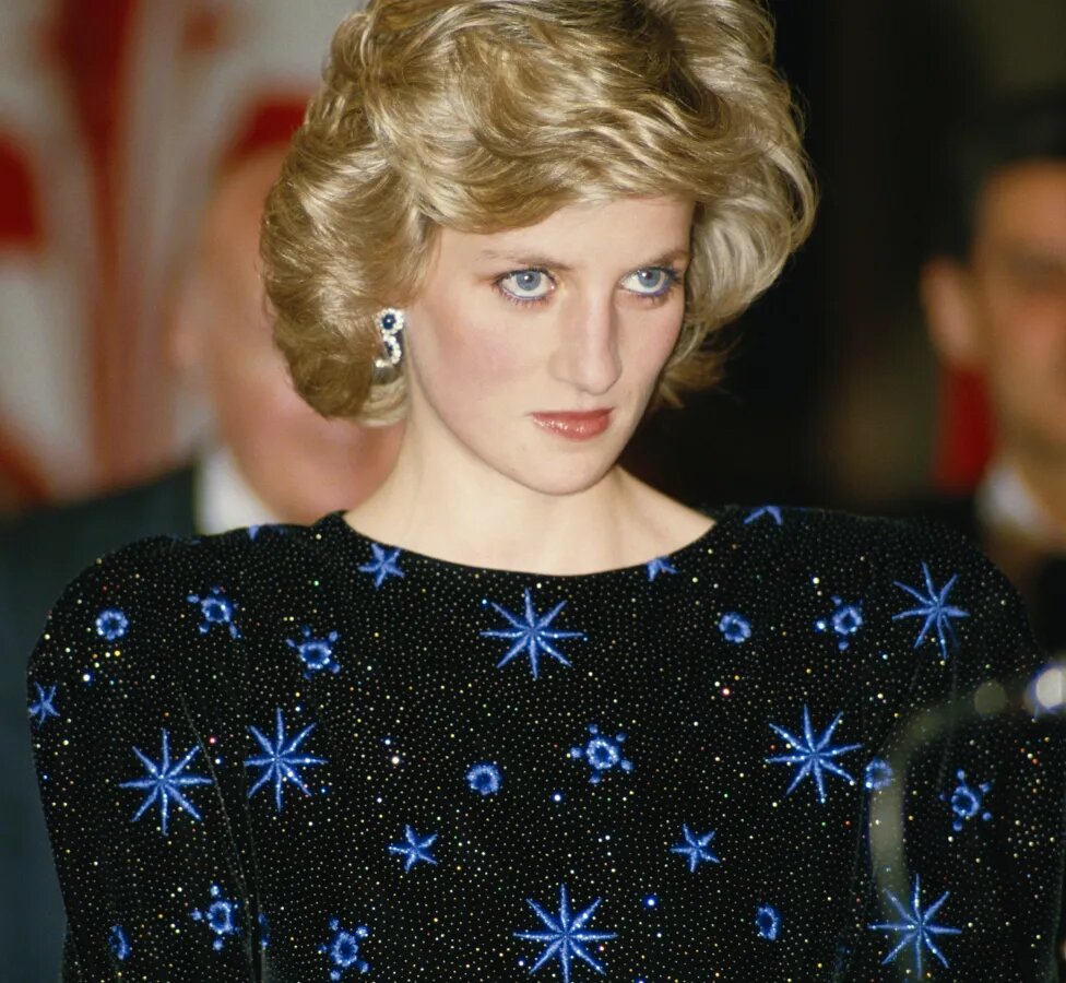 Dress worn by Princess Diana sold at auction for £900,000
