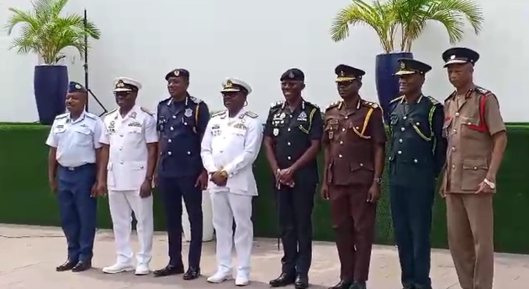 IGP holds Guard of Honour for outgoing CDS