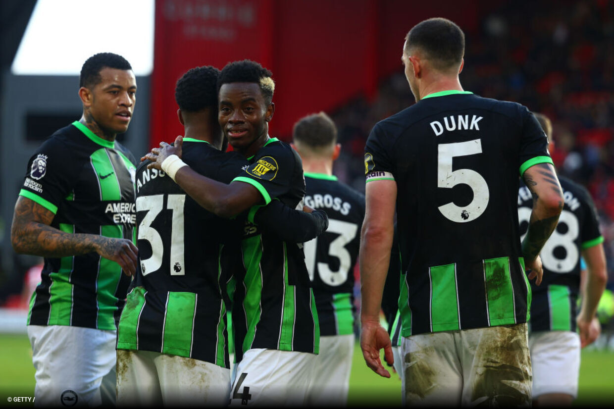 Brighton thrash Sheff Utd after Holgate red card