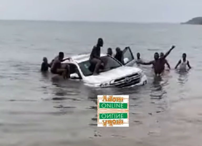 Driver to President of Oti Regional House of Chiefs drowns in Volta Lake [Video+Photos]