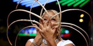 Ayanna Williams, world's recorder holder in longest fingernails