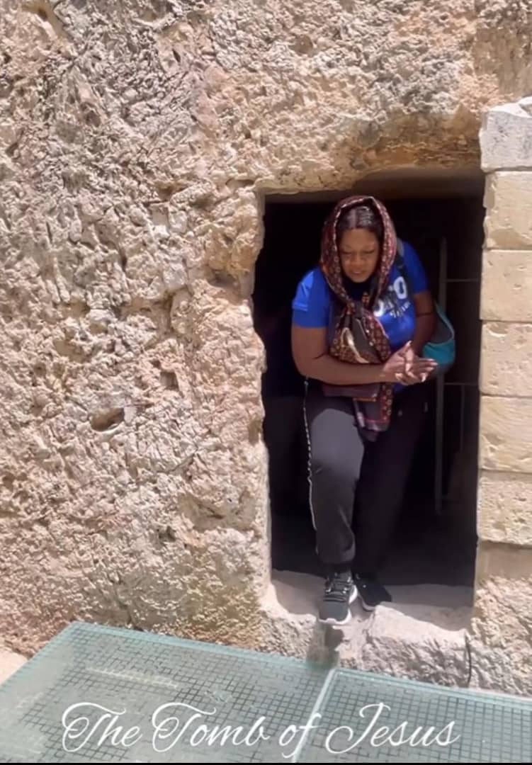 Piesie Esther tours Israel; visits Jesus’ tomb, River Jordan [Video]