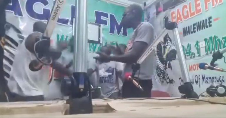 NPP communicator attacked by thugs during live show [Video]