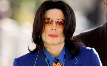 Michael Jackson in Santa Marica, California in March 2005 | Carlo Allegri/Getty
