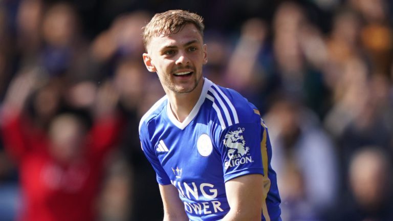 Chelsea agree £30m Dewsbury-Hall fee with Leicester