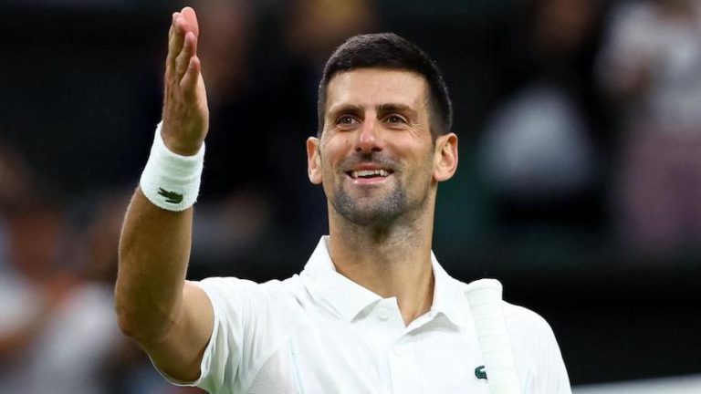 Djokovic bounces back to reach fourth round