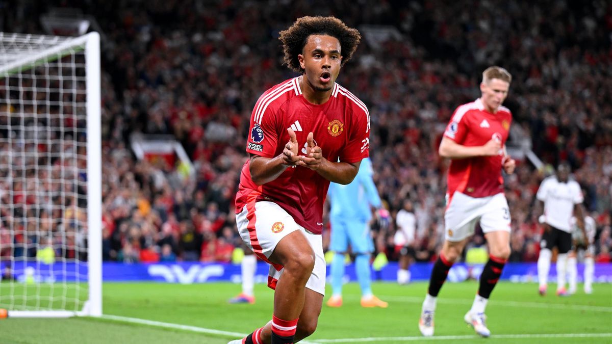 Zirkzee scores late winner on debut as Man Utd beat Fulham in opener