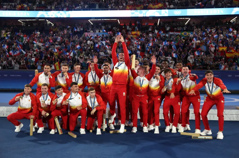 Spain beat hosts France in eight-goal Olympic football final
