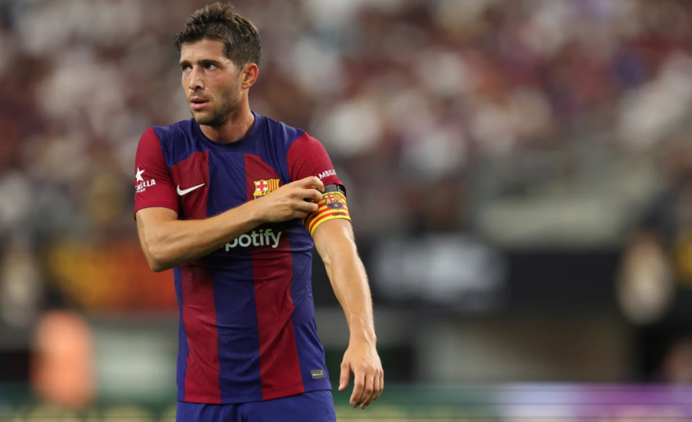 Barcelona confirm captain Roberto has left club