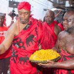 King Tackie Teiko Tsuru (left), Ga Mantse, sprinkling Kpokpoi