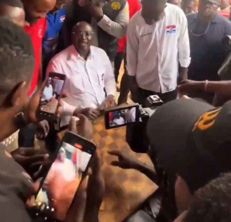 Election Diaries: Bawumia plays draught game with constituents [Video]