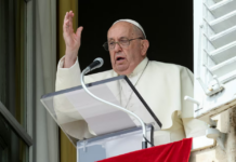 Rome says farewell to the ‘people’s Pope’ Pope Francis leads the Angelus prayer from his window on the day he condemned the killing of an environmental activist in Honduras, at the Vatican September 22, 2024. Vatican Media/Handout via REUTERS