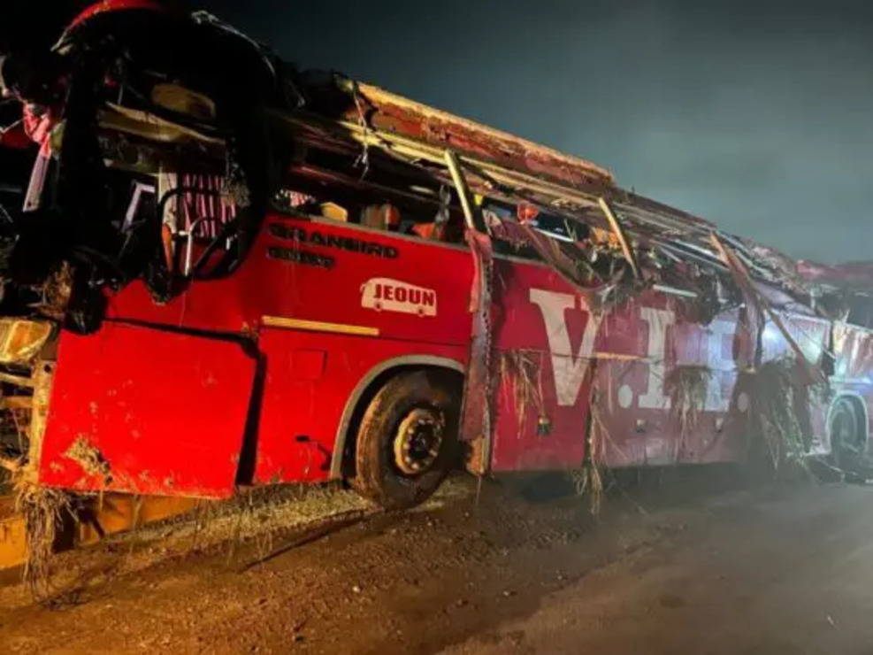 Body of baby retrieved from VIP bus involved in Obuasi accident [Photos