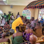 Alan Kyerematen pays a courtesy visit to the Asantehene.