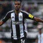 EFL Cup: Isak on target as Newcastle overcome Chelsea