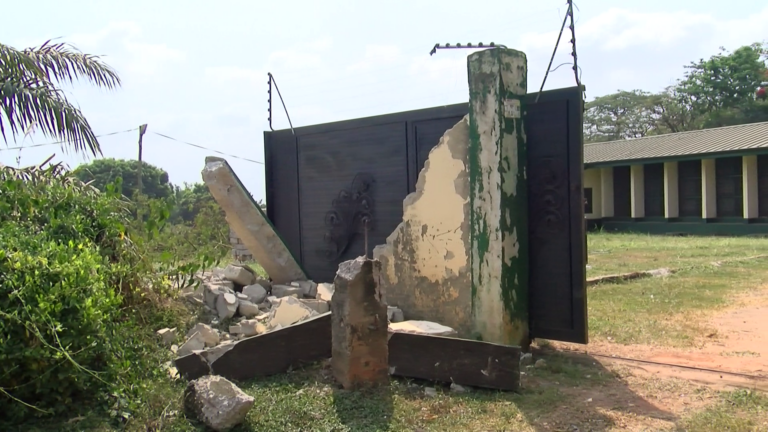 Management of A/R GWCL fails to occupy bungalows to replace buildings earmarked for demolition