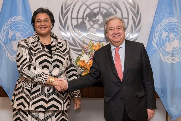 Secretary-General António Guterres (right) swears in Hannah S. Tetteh, Director-General of the United Nations Office at Nairobi.