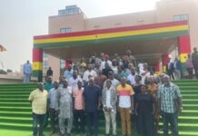 Mahama offers support to Kantamanto traders
