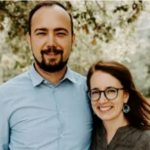 US trades Taliban prisoner for two American detainees