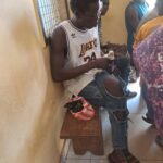 20-year-old arrested for robbing iPhone as New Year gift for lover