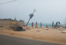 Tidal waves threaten to cut off coastal communities in Ketu South