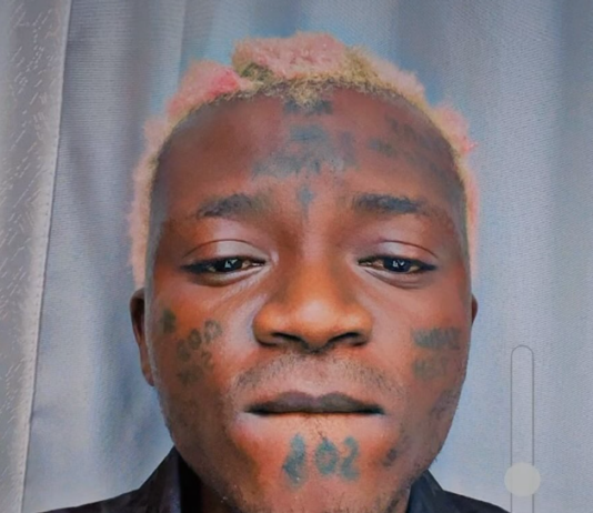 Portable accuses father of theft and extortion in public outburst