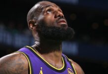 LeBron James injured as Curry passes 25,000 points