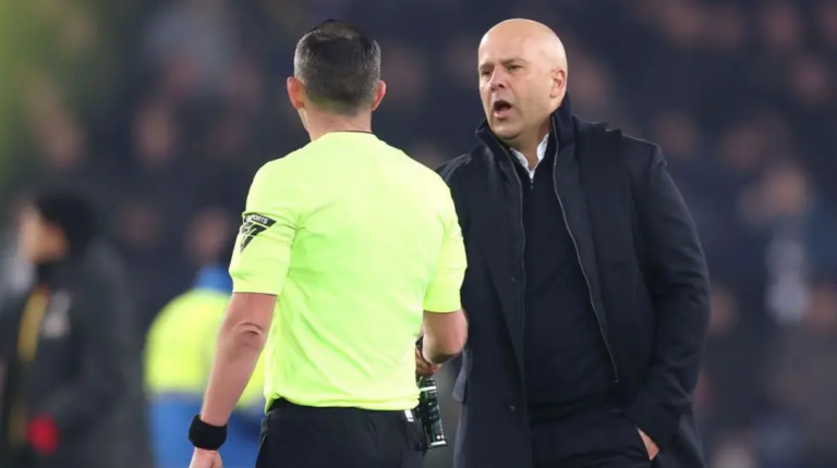 Slot said ref Oliver to blame if Liverpool fail to win title