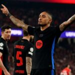 Raphinha screamer sees Barcelona down Benfica despite red card