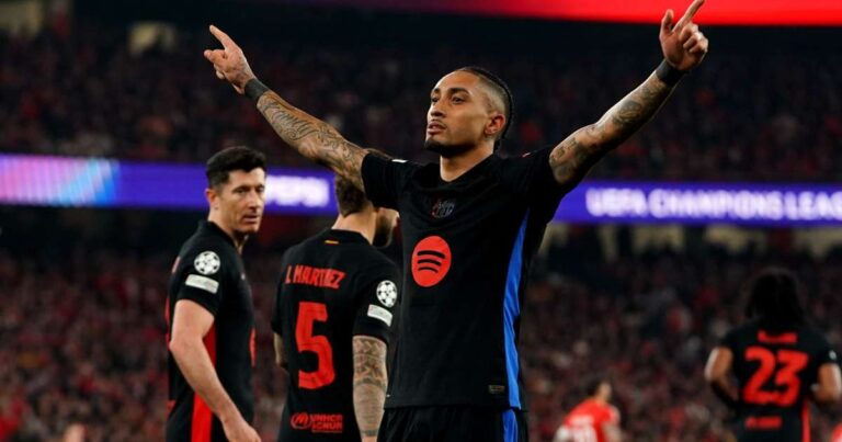 Raphinha screamer sees Barcelona down Benfica despite red card