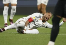 Santos’ Neymar leaves pitch in tears after injury