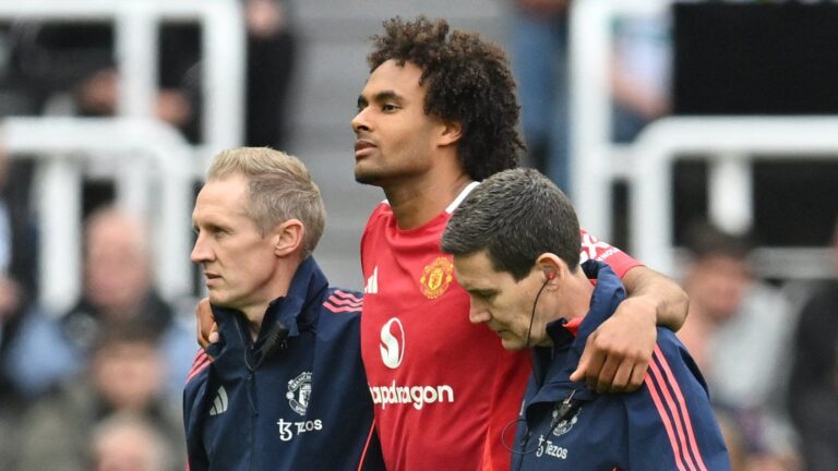 Injured Zirkzee could miss rest of Man Utd’s season
