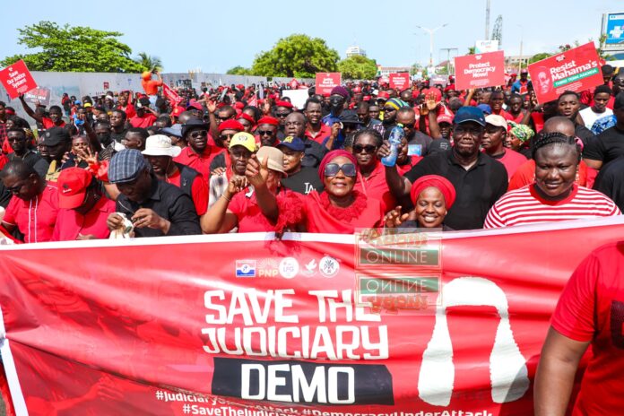 Demo against suspension of Chief Justice #SaveTheJudiciaryDemo