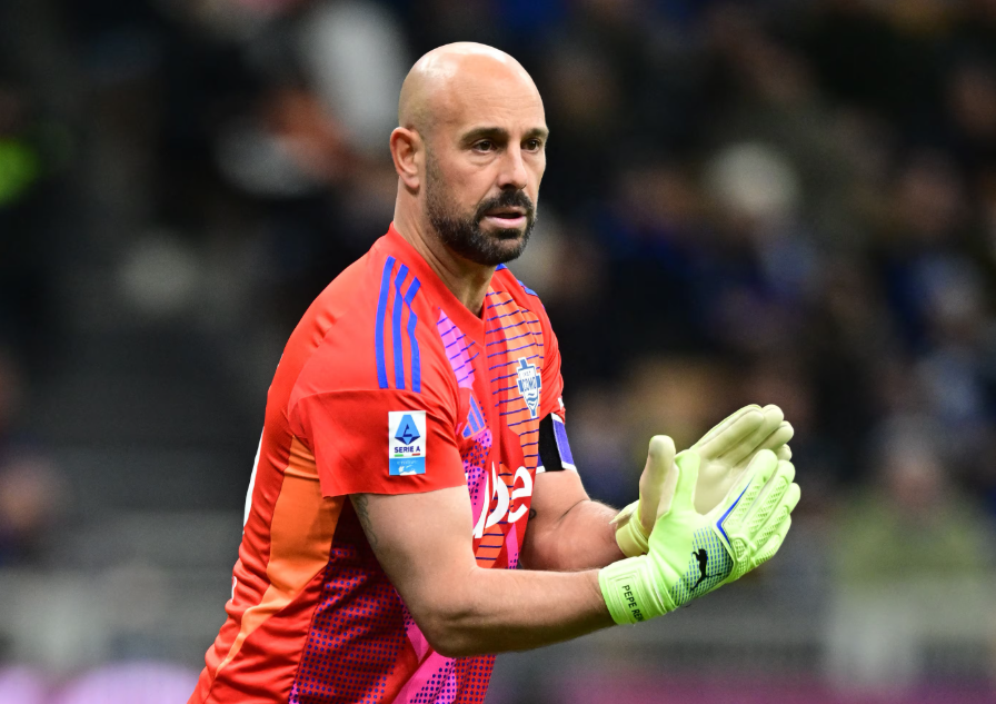 Former Spain, Liverpool goalkeeper Reina announces retirement