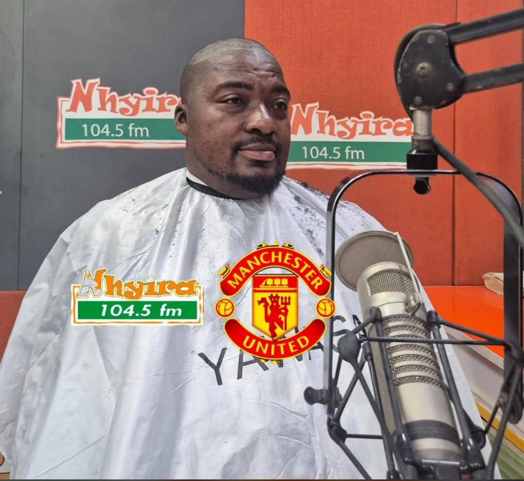 Nhyira FM’s Power Sports Host goes ‘Sakora’ on live radio after Manchester United defeat