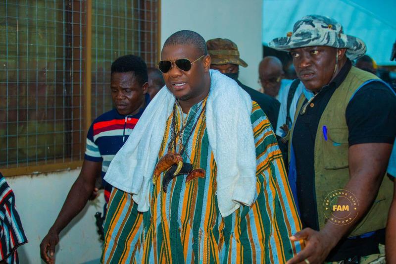 Former Yendi MP Farouk Mahama donates GH¢10k, food items to support funeral of late Mion Lana