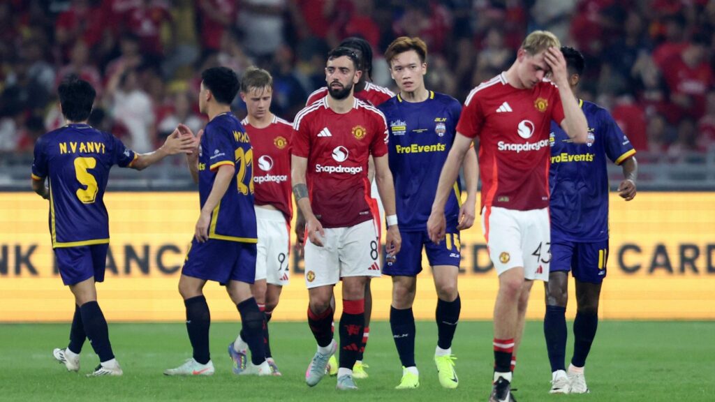 Man Utd booed off after defeat in Malaysia