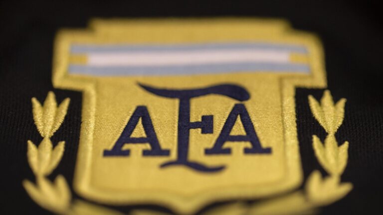 Argentine player, 18, dies during knee surgery