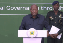 Mahama warns MMDCEs against corruption, urges accountability