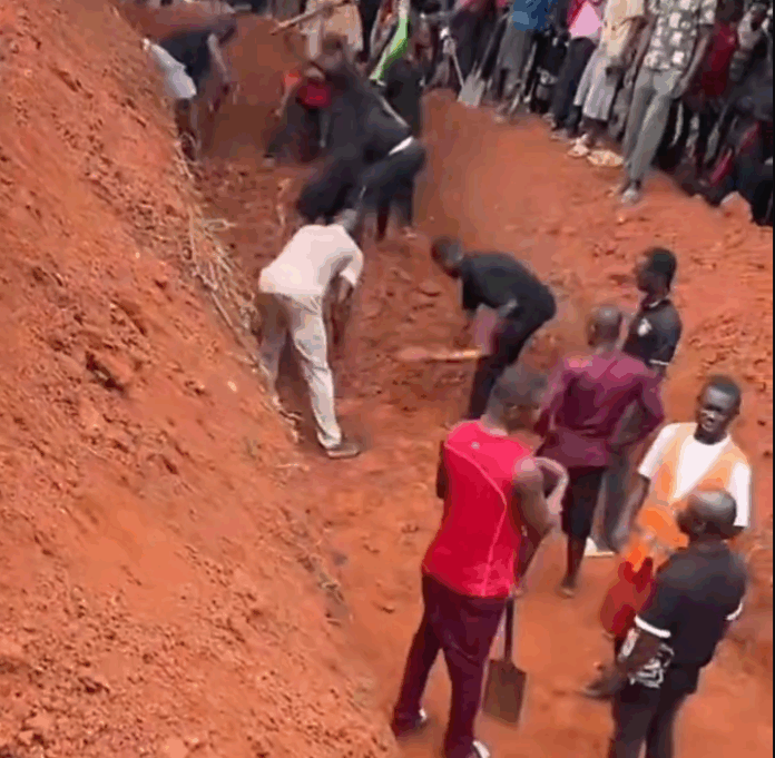 Mass burial held for 16 Obogu Saviour church youth killed in accident