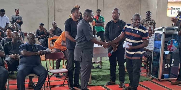 Obogu: NDC donates GH₵60k to families of accident victims and Saviour Church